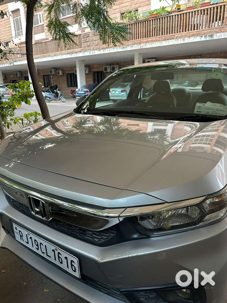 Doctor Car Less Driven Honda Amaze Top Model Exclusive Edition 1.2 Vxi