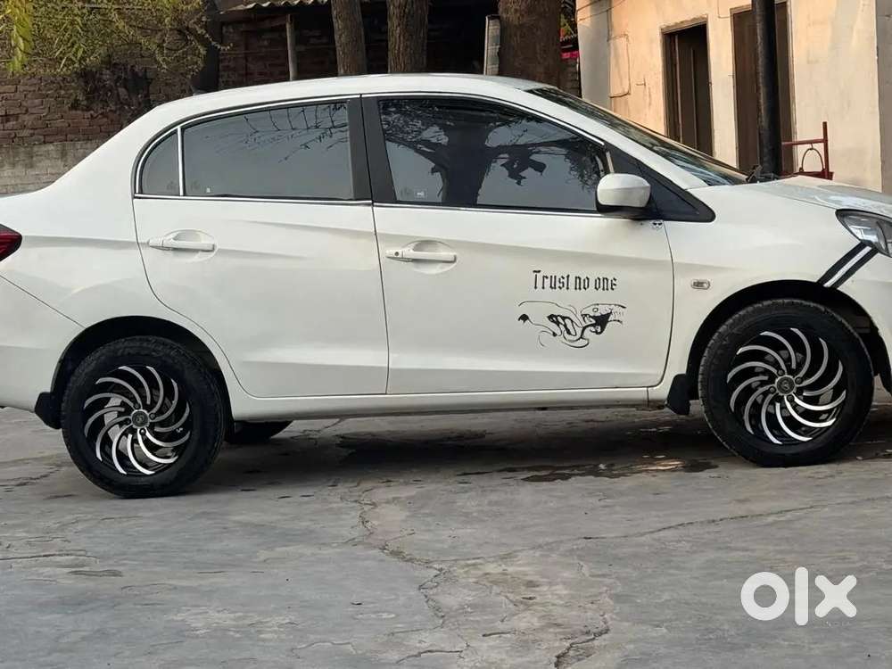 Honda Amaze 2nd Gen 2013 Diesel 111000 Km Driven