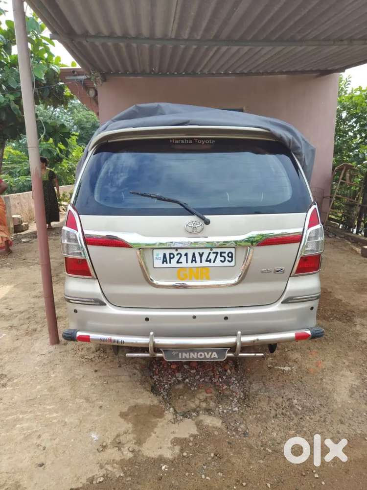 Toyota Innova 2014 Diesel 288600 Km Driven