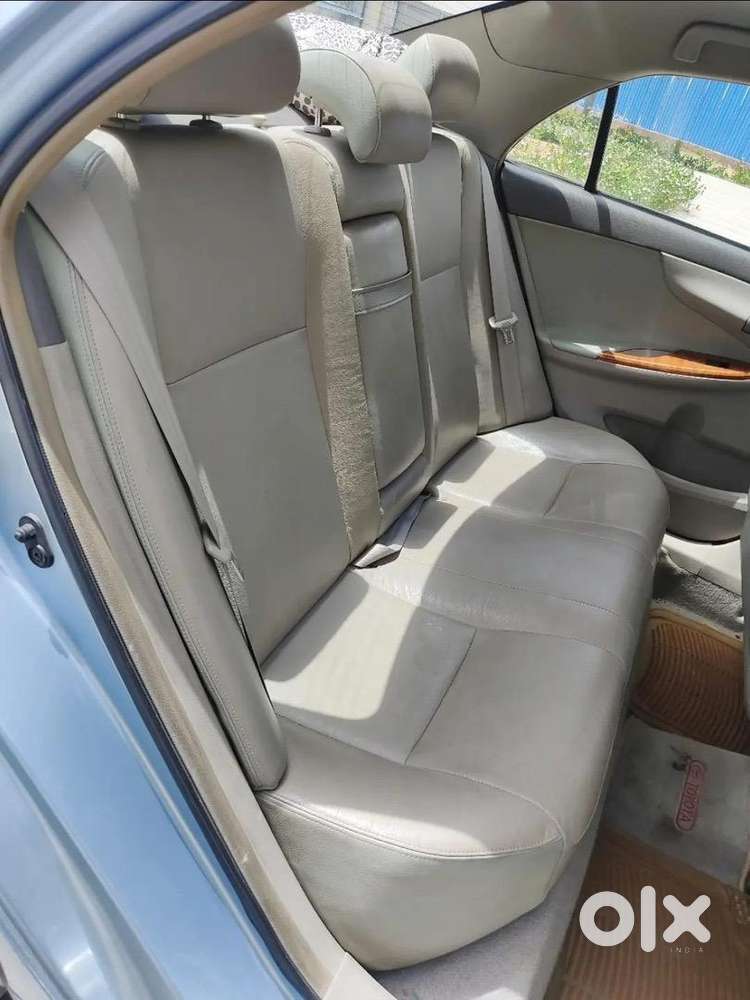 Toyota Corolla Altis 2011 Petrol