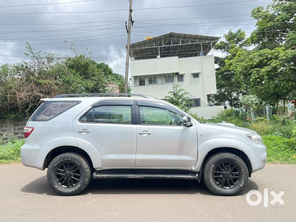 Toyota Fortuner [ ] 3.0 4x4 Mt, 2010, Diesel