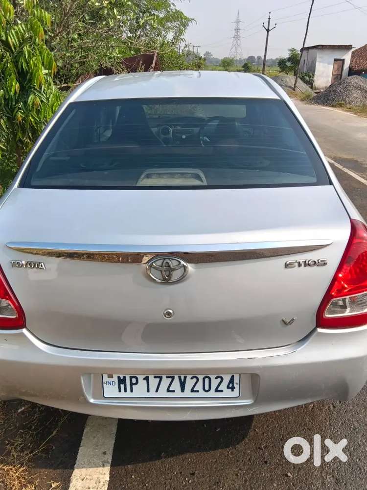 Toyota Etios Prem 2012