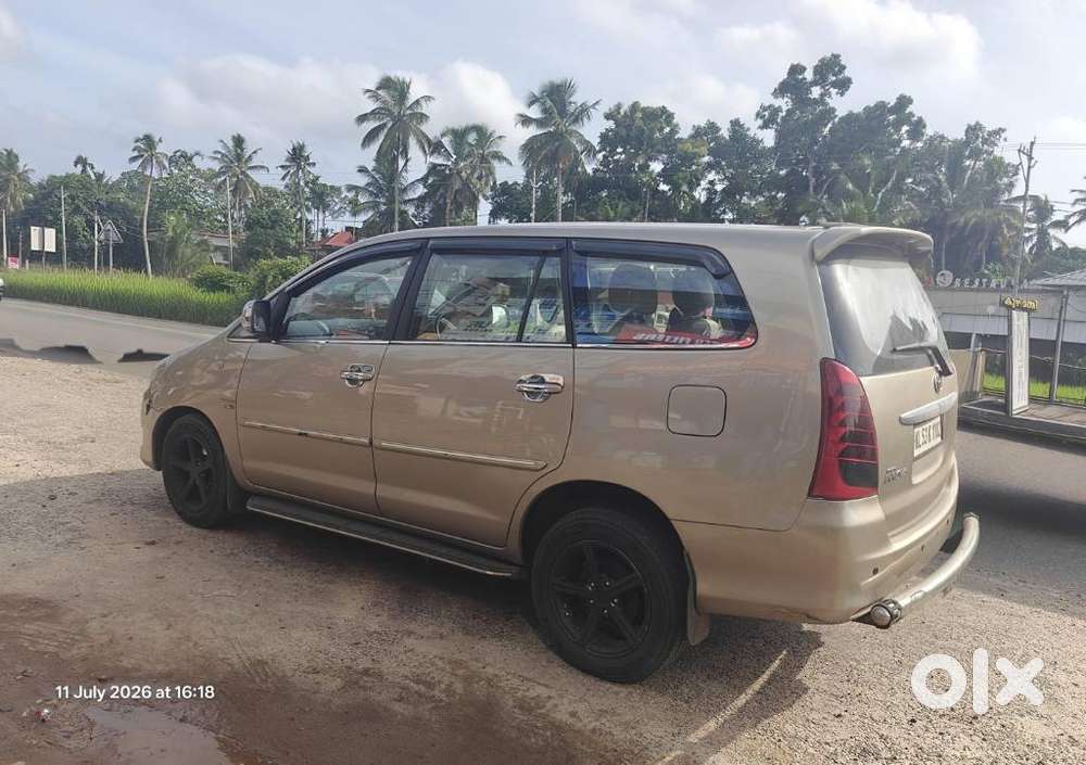 Toyota Innova 2.5 G (diesel) 7 Seater Bs Iv, 2011, Diesel