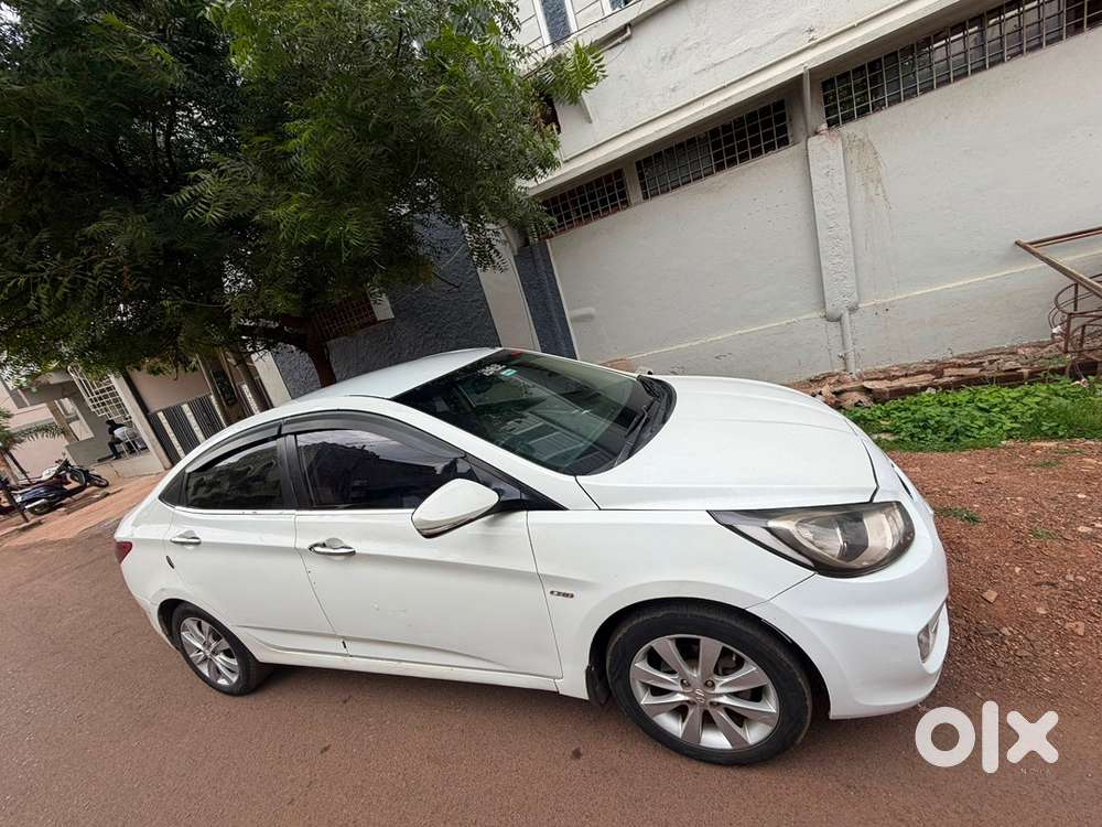 Hyundai Fluidic Verna 2014