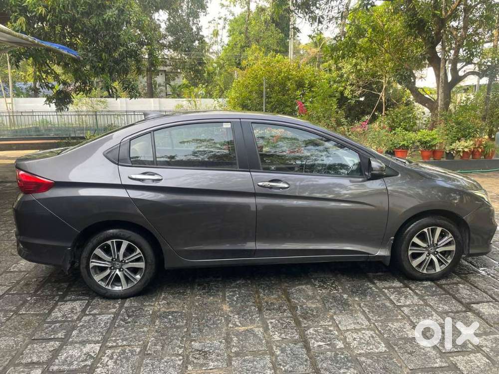 Honda City V Mt 2017  Single Owner  42,100 Km  Full Honda Service