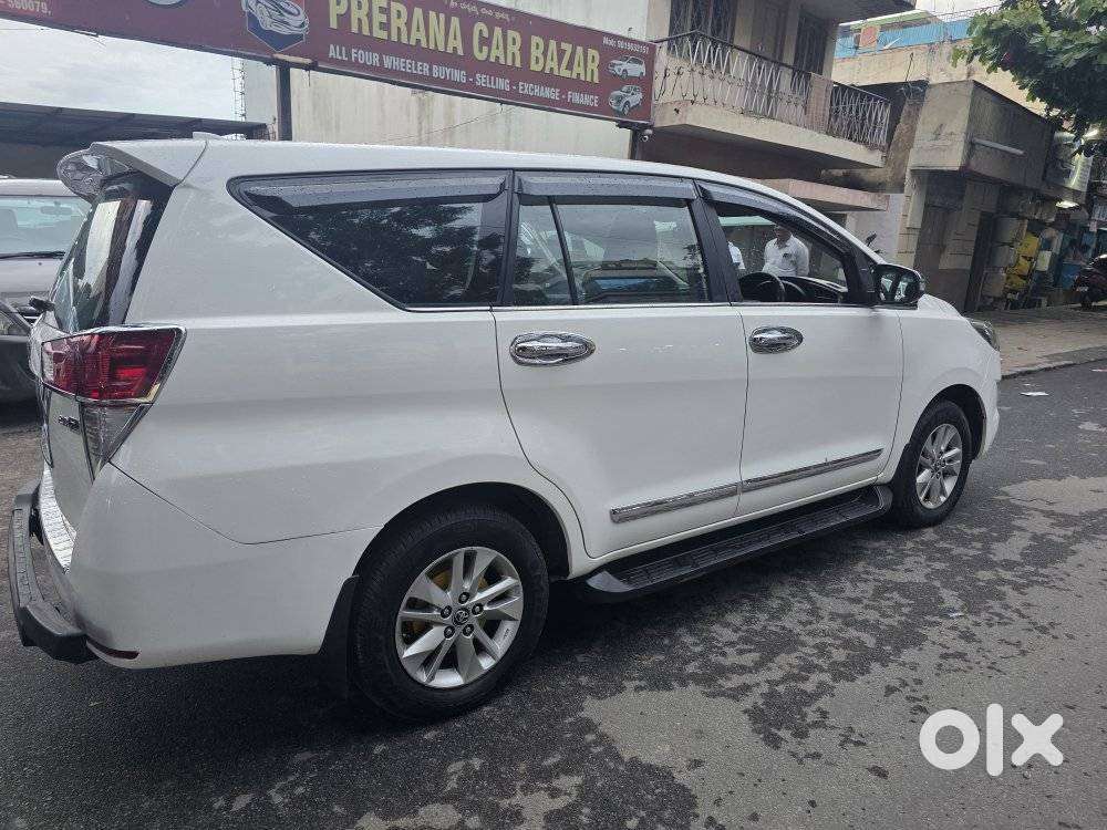 Toyota Innova Crysta 2.8z Automatic, 2017, Diesel
