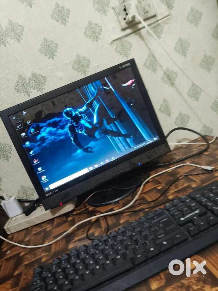 Gaming pc full setup monitor key+mouse 8gb ram