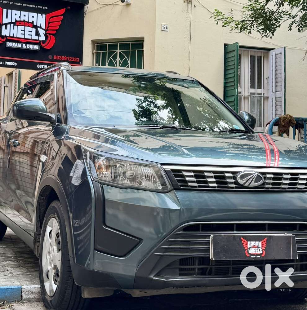 Mahindra Xuv300 1.2 W6 Amt Petrol, 2023, Petrol