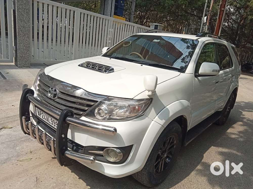 Toyota Fortuner 3.0 4x4 Manual, 2011, Diesel