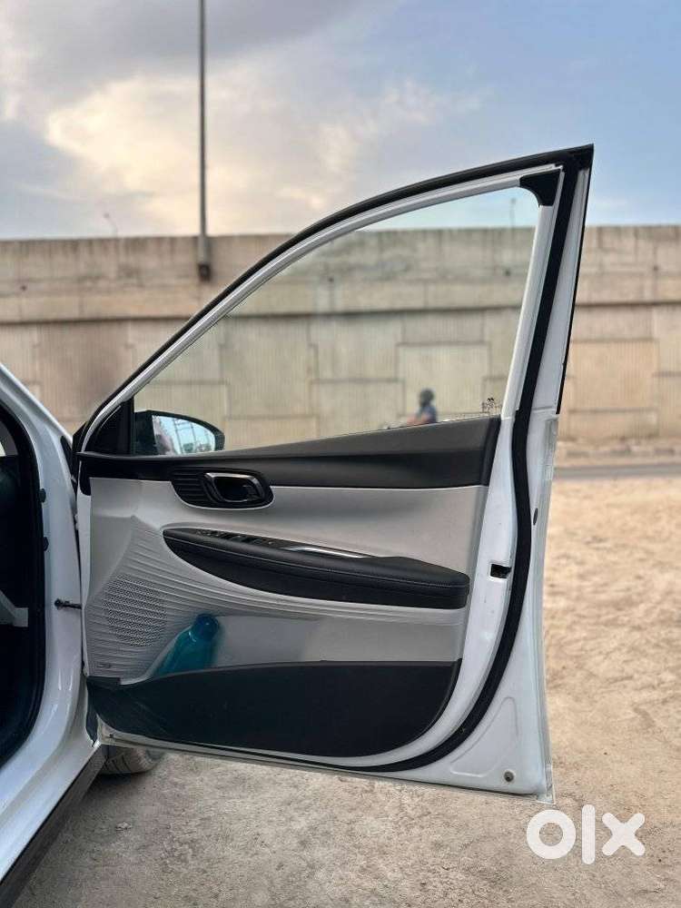 Hyundai New I20 1.2 Asta (o) Mt, 2024, Cng & Hybrids