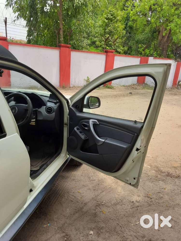 Personal Owner Driven 2013 Petrol Duster Tax Paid Till 2028 For Sell