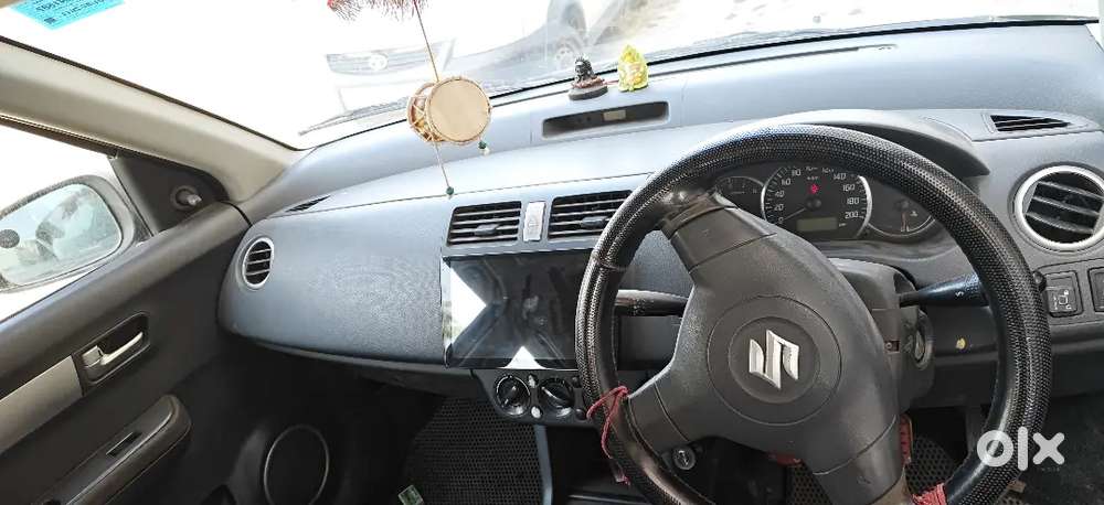 Maruti Suzuki Swift 15 Cng & Hybrids 130000 Km Driven