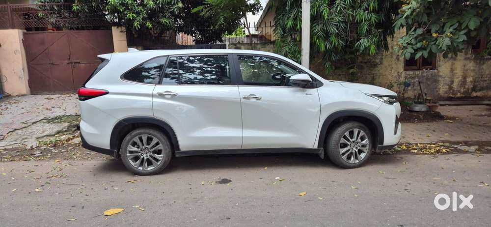 Toyota Innova Hycross 2.0 Zx (o) Hybrid 7 Str, 2025, Cng & Hybrids