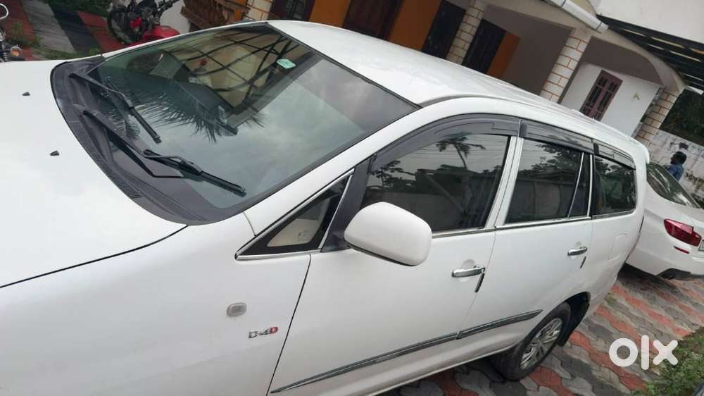 Toyota Innova (2016)