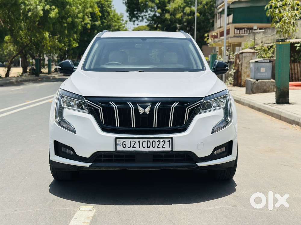Mahindra Xuv700 2.0 Mx Petrol Mt 5 Str, 2022, Petrol