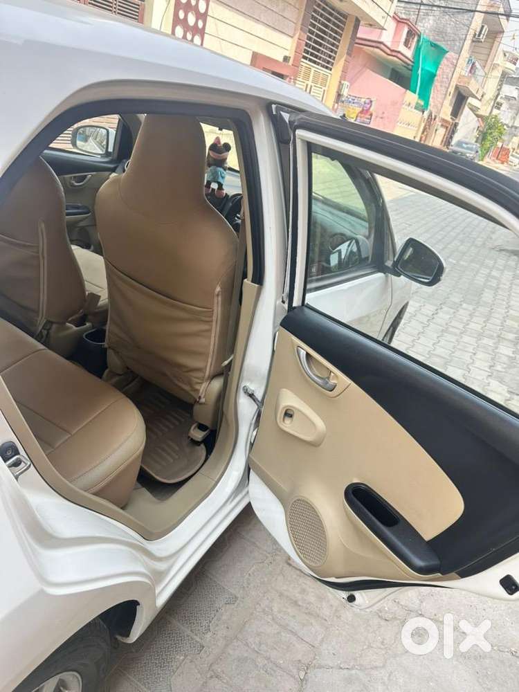 Honda Brio 2016 Vx 1.2 At Petrol Well Maintained