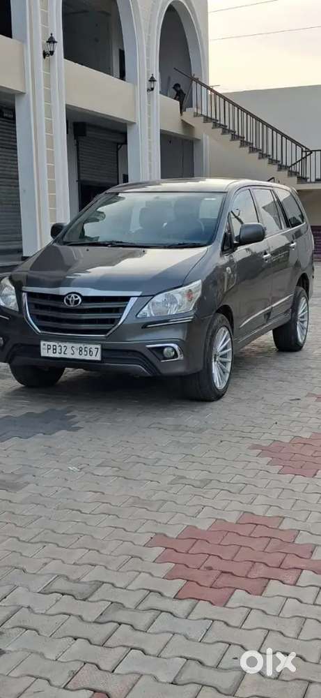 Toyota Innova 2014 Diesel 110000 Km Driven