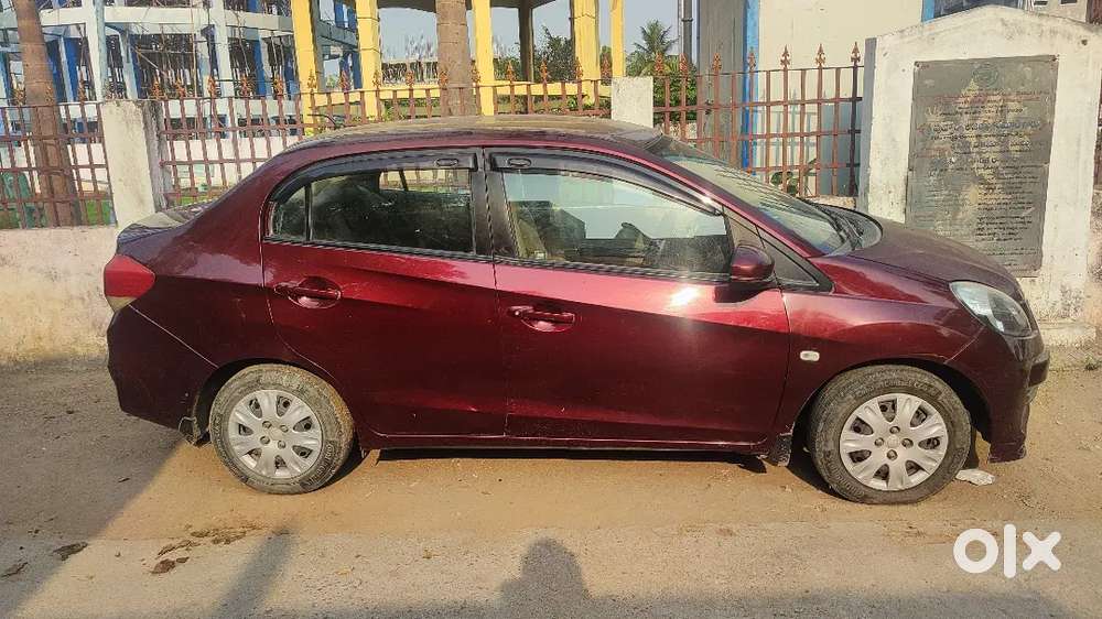 Honda Amaze 2015 Petrol Well Maintained .good Condition