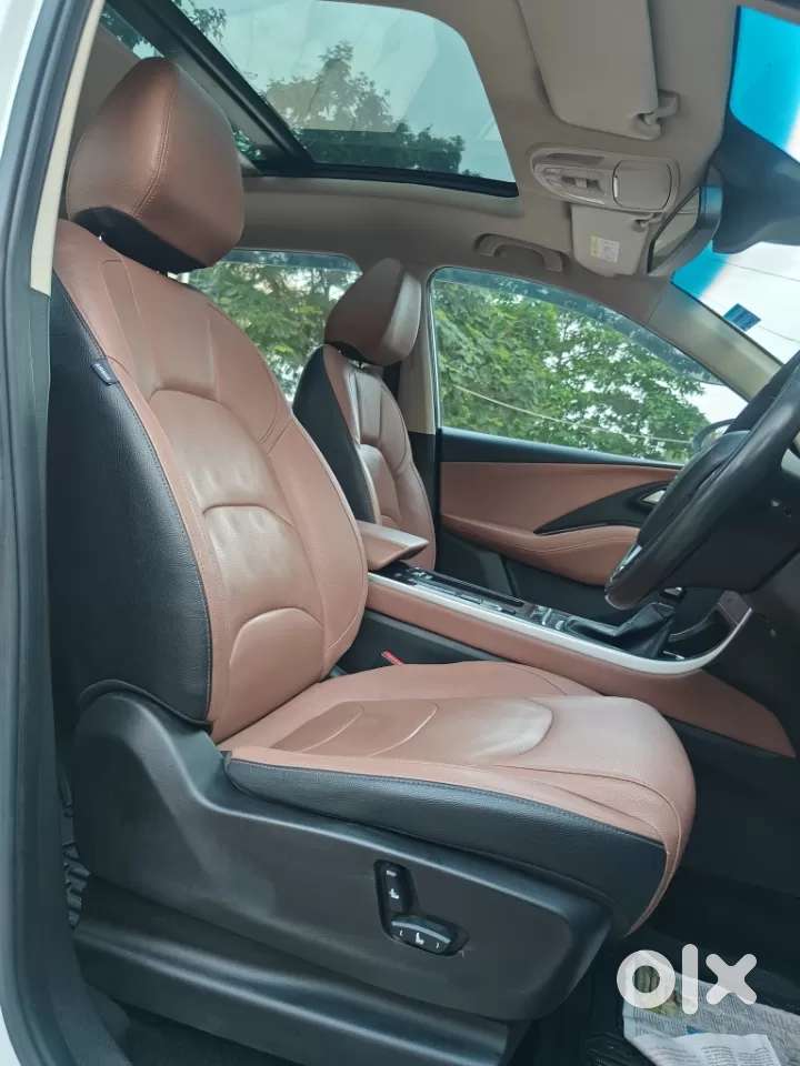 Mg Hector Plus Savvy Pro 1.5 Turbo Petrol Cvt 7 Str Dual Tone, 2023,..