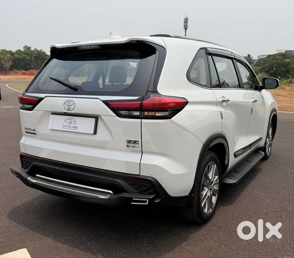 Toyota Innova Hycross 2.0 Zx (o) Hybrid 7 Str, 2025, Petrol