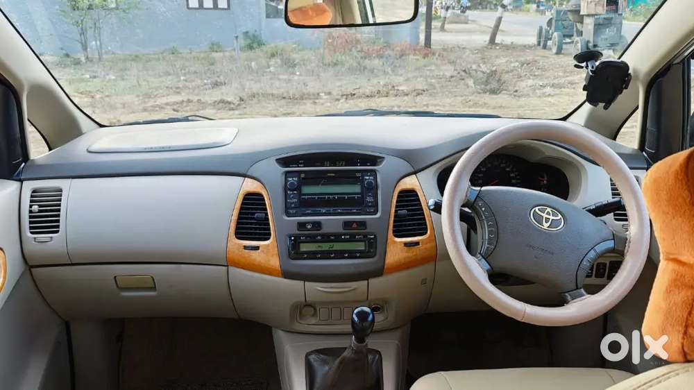 Toyota Innova 2010 Model With Service Record And With Brand New Tyres