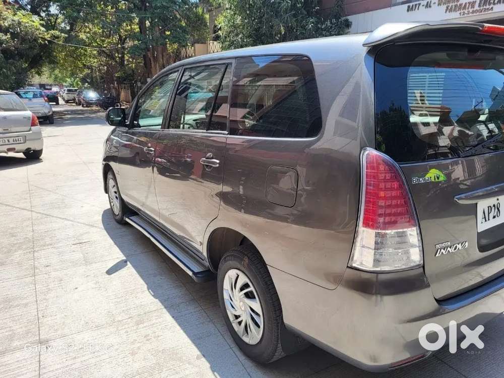 Toyota Innova 8 Seater Diesel 2011