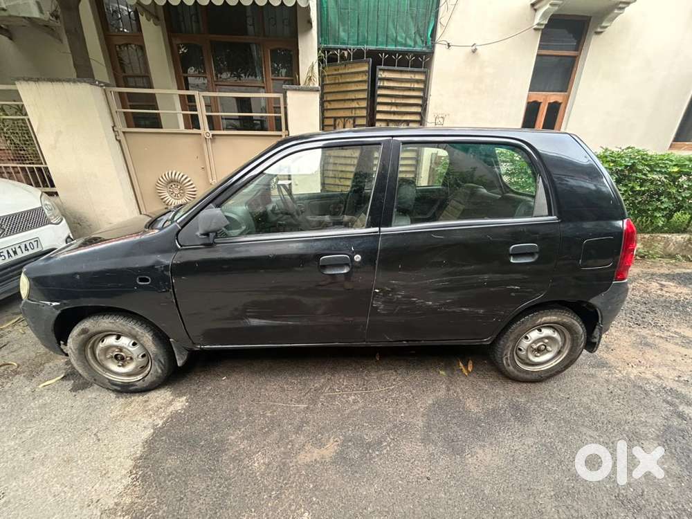 Black Maruti Suzuki Alto