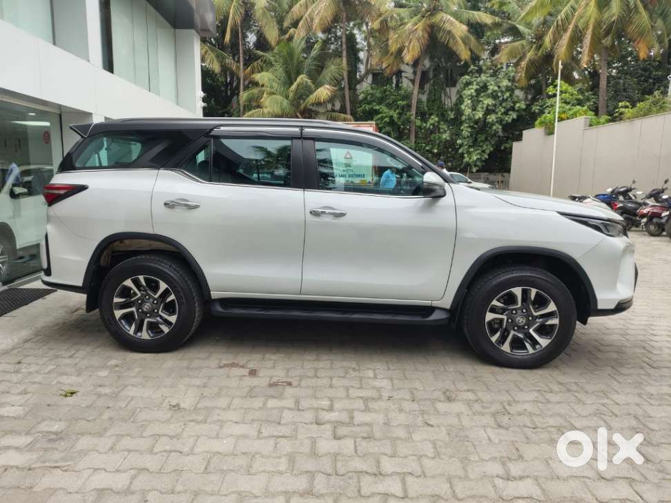 Toyota Fortuner Legender 4x4 At 2.8, 2025