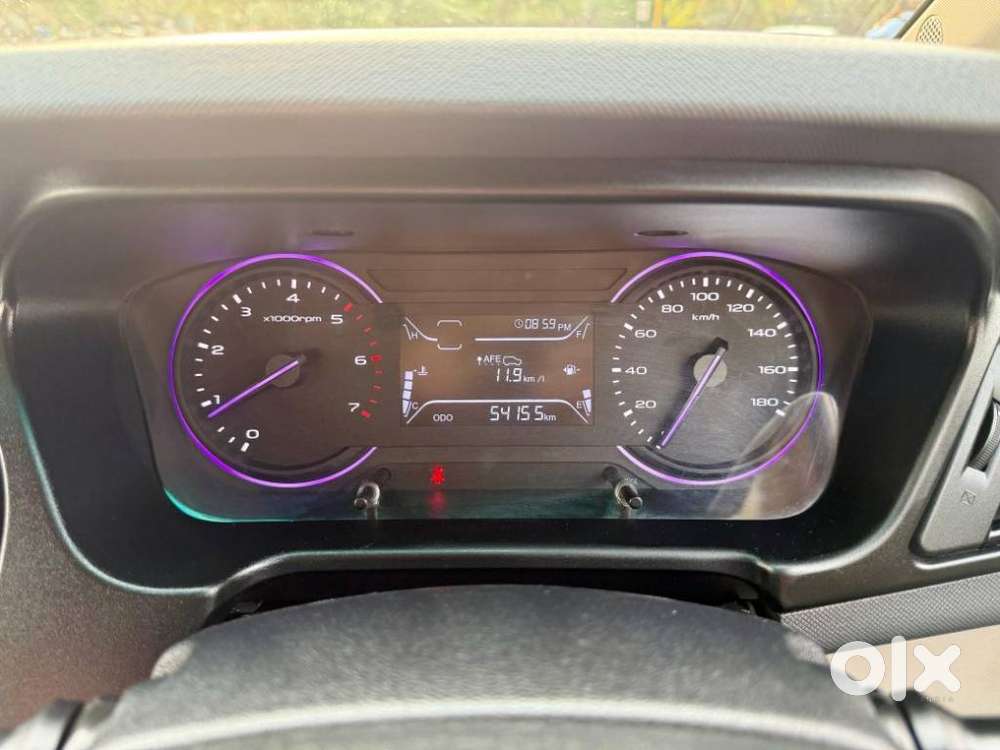 Mahindra Marazzo M4, 2020, Diesel