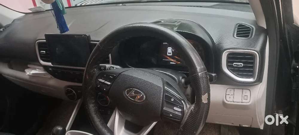 Hyundai Venue 2023 Petrol 45000 Km Driven