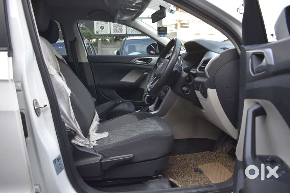 Volkswagen Taigun 1.0 Tsi Highline At, 2022, Petrol