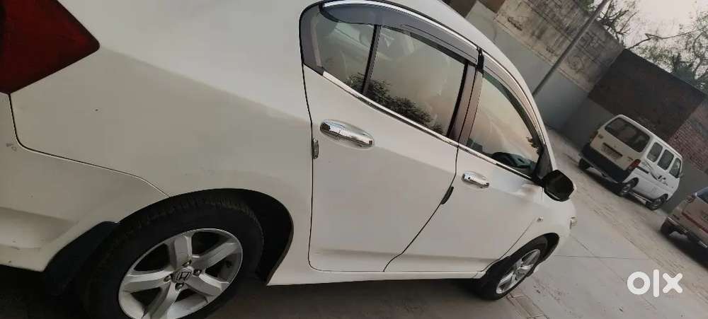 Honda City Petrol 2013 With Manual Transmission