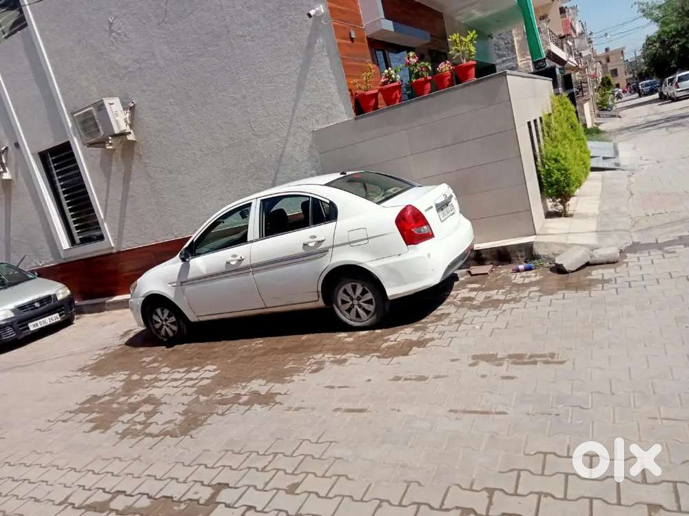 Hyundai Verna 2010 Diesel 92000 Km Driven