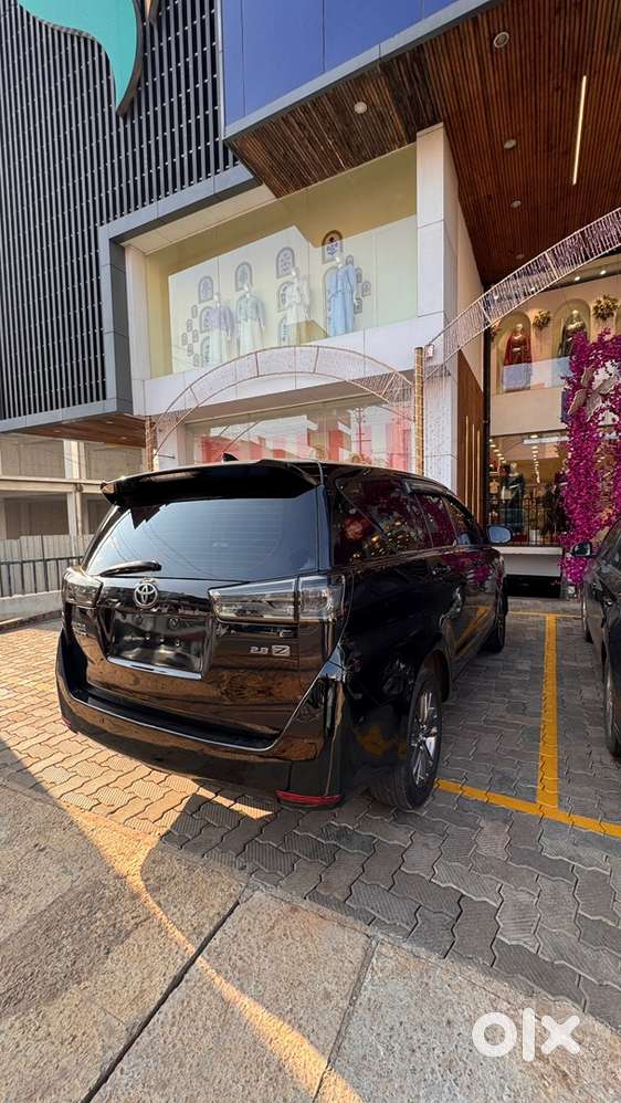 Crysta 2.8 Z Showroom Condition