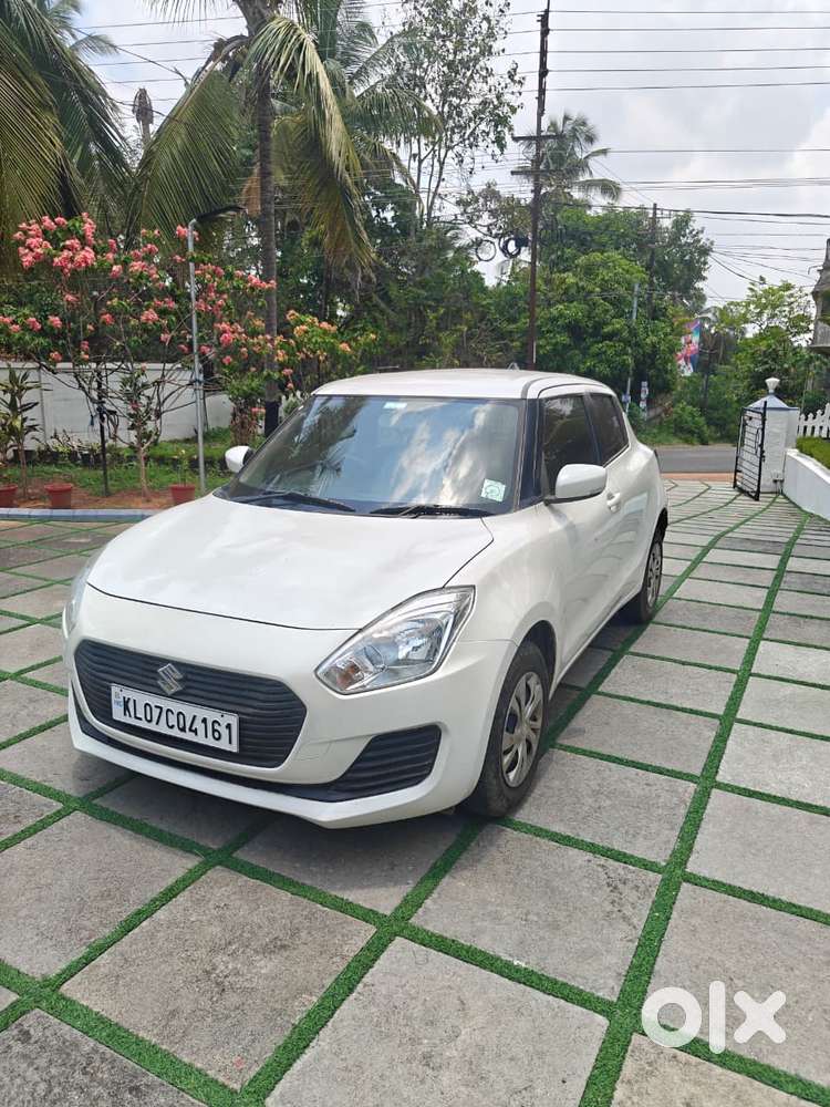 Maruti Suzuki Swift Vxi 1.2 Abs Bs-iv, 2018, Petrol