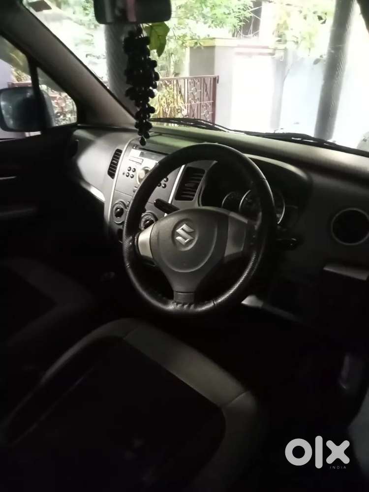 ,  Leather Seat, New Battery,frent New Tyre.call   Nien 44283110four