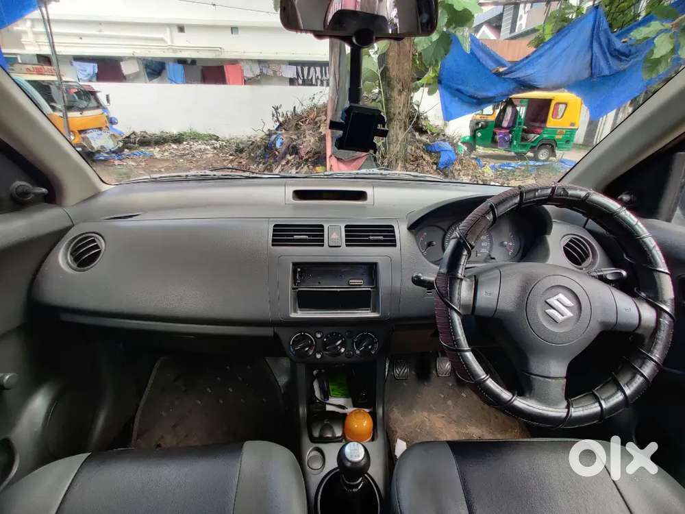 Maruti Suzuki Dzire 2000 Petrol Car