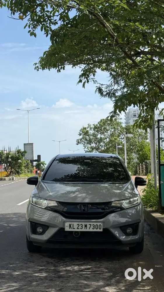 Honda Jazz 1.2 V 2016 Petrol Automatic