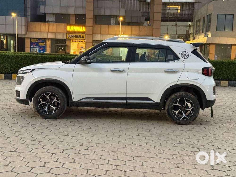 Hyundai Venue 1.2 S Plus, 2022, Petrol