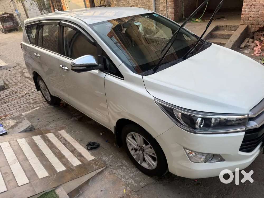 Toyota Innova Crysta 2016 Diesel 160000 Km Driven White Colour