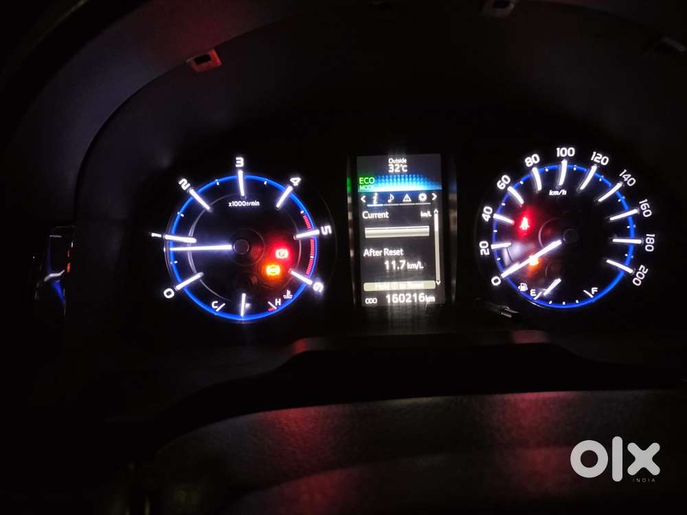Toyota Innova Crysta 2.4 Vx Mt 8s, 2017, Diesel