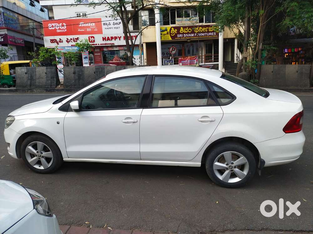 Skoda Rapid 1.6 Mpi Ambition, 2015, Diesel