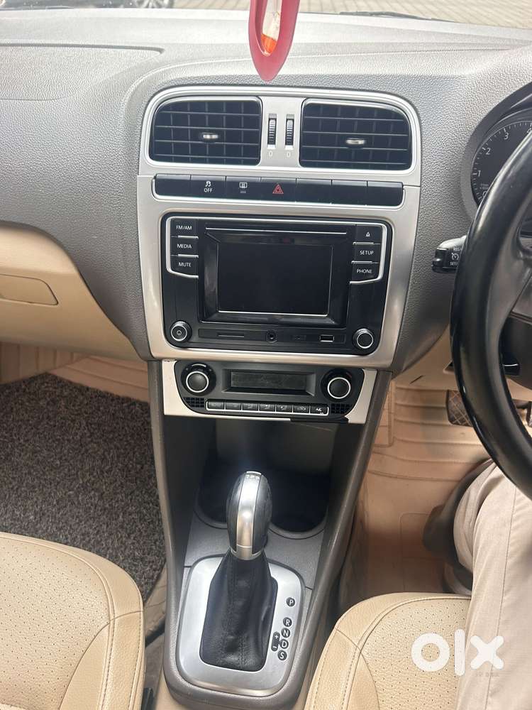 Volkswagen Vento 1.2 Highline Plus At 16 Alloy, 2017, Petrol