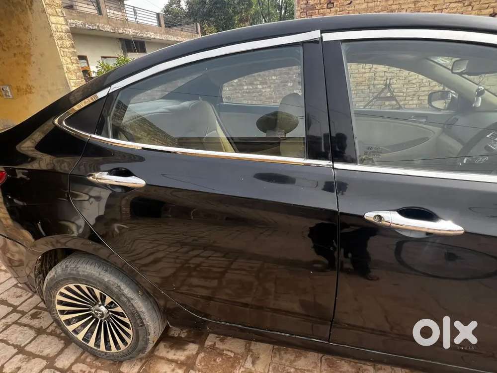 Hyundai Fluidic Verna 2016