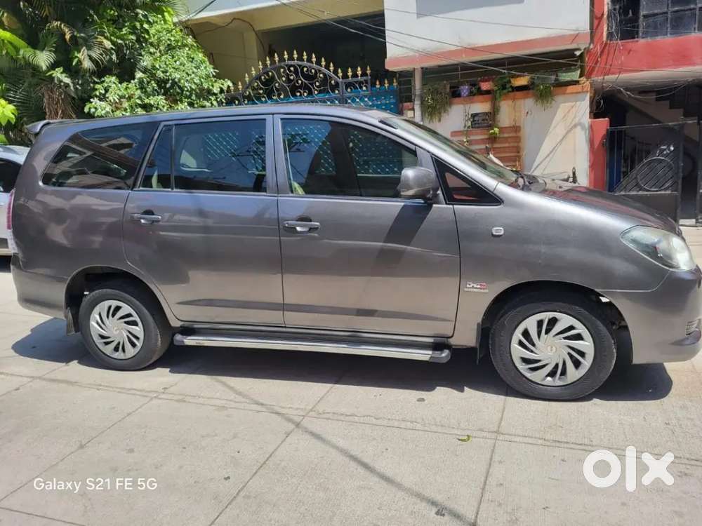 Toyota Innova 8 Seater Diesel 2011