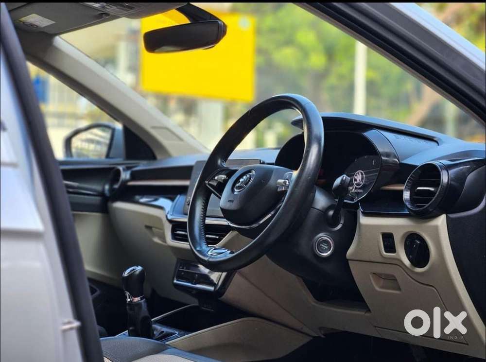 Skoda Slavia 1.0 Tsi Style, 2022, Petrol