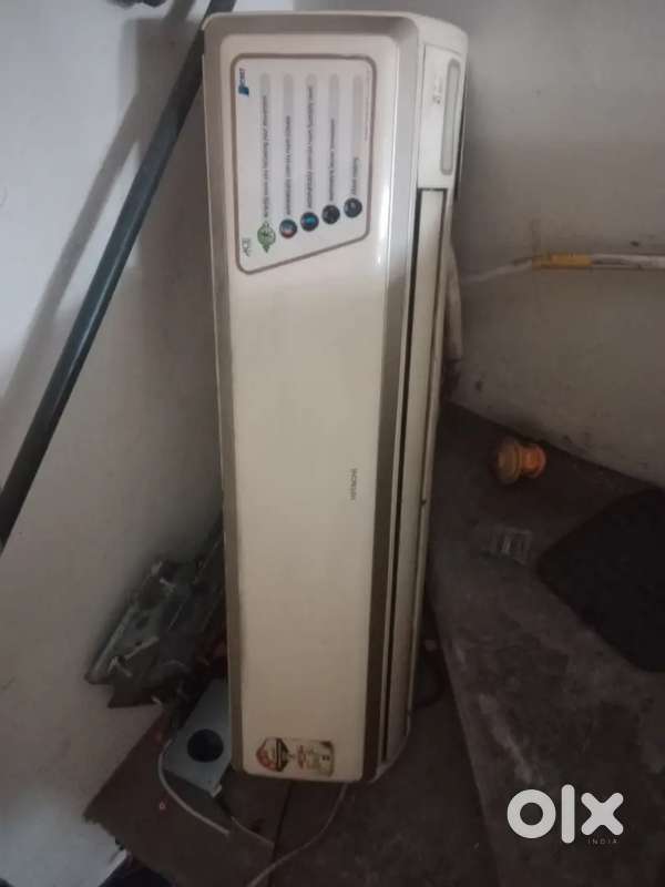Hitachi 3star ac 2 tonsplit,  lg 1.5 window, 1.5 ton voltas