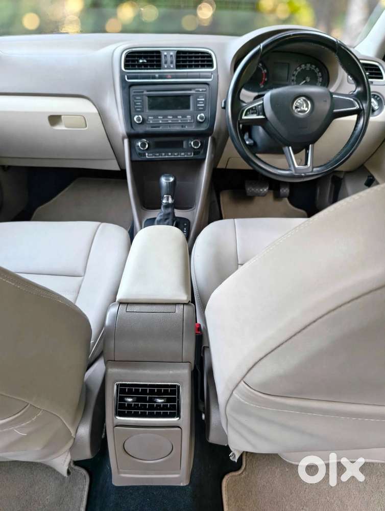 Skoda Rapid 1.6 Mpi At Elegance Black Package, 2015, Petrol