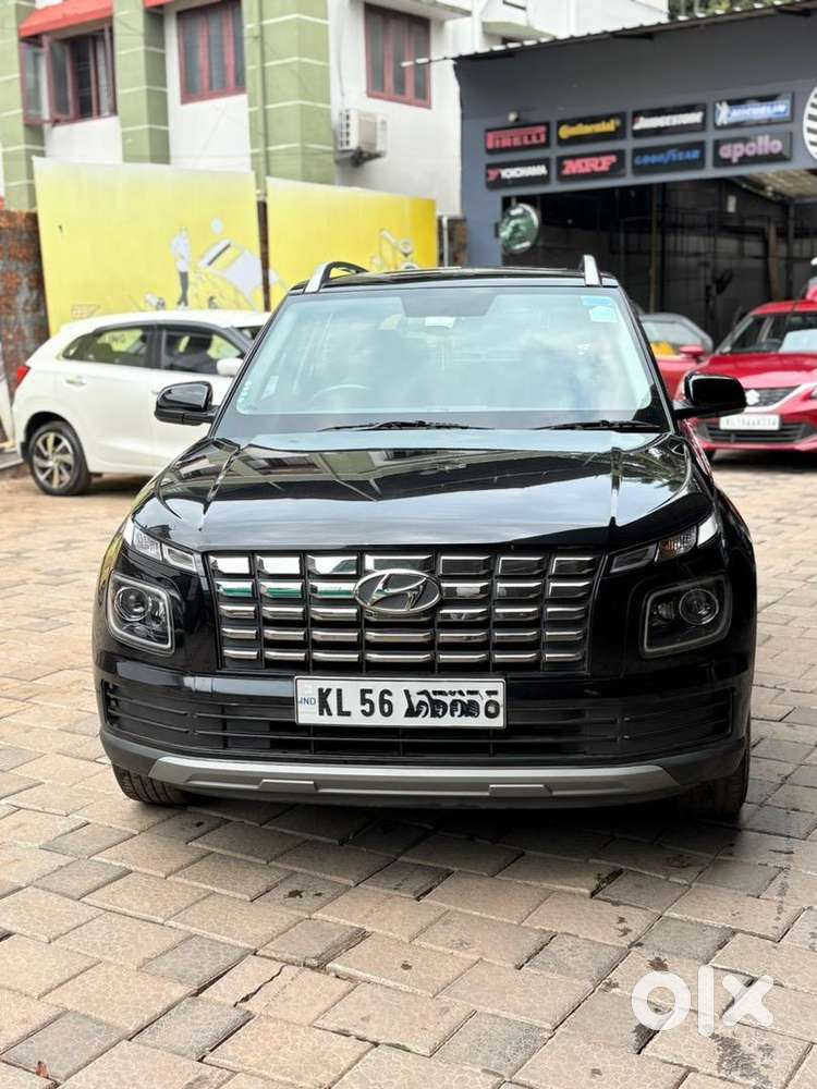 Hyundai Venue 2022 Petrol Well Maintained