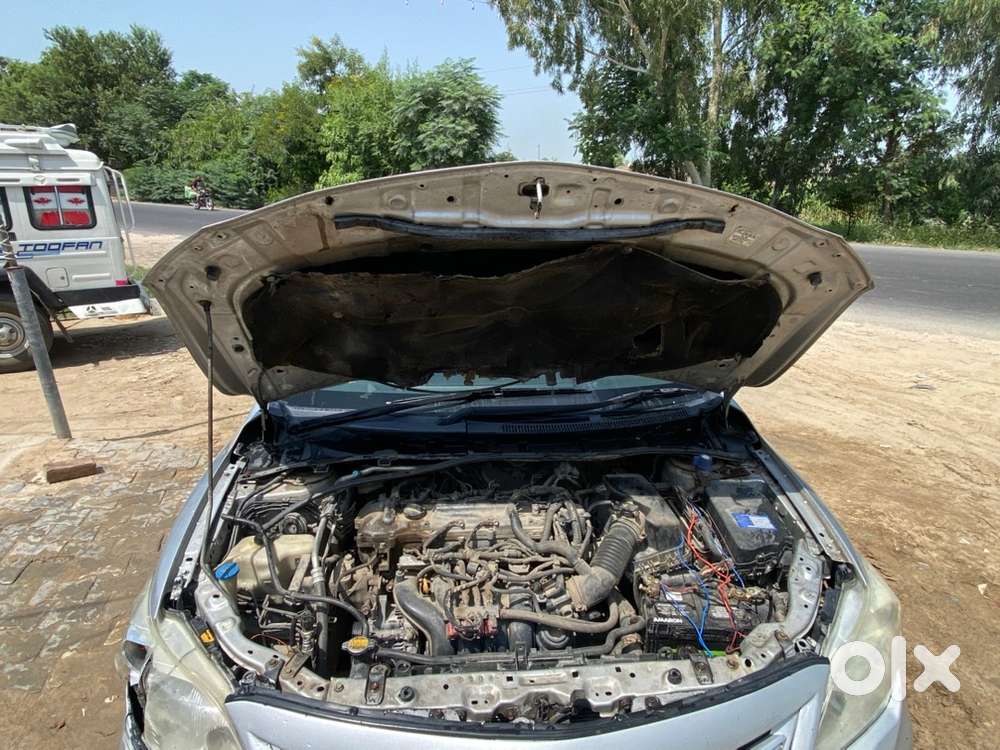 Toyota Corolla Altis 2011